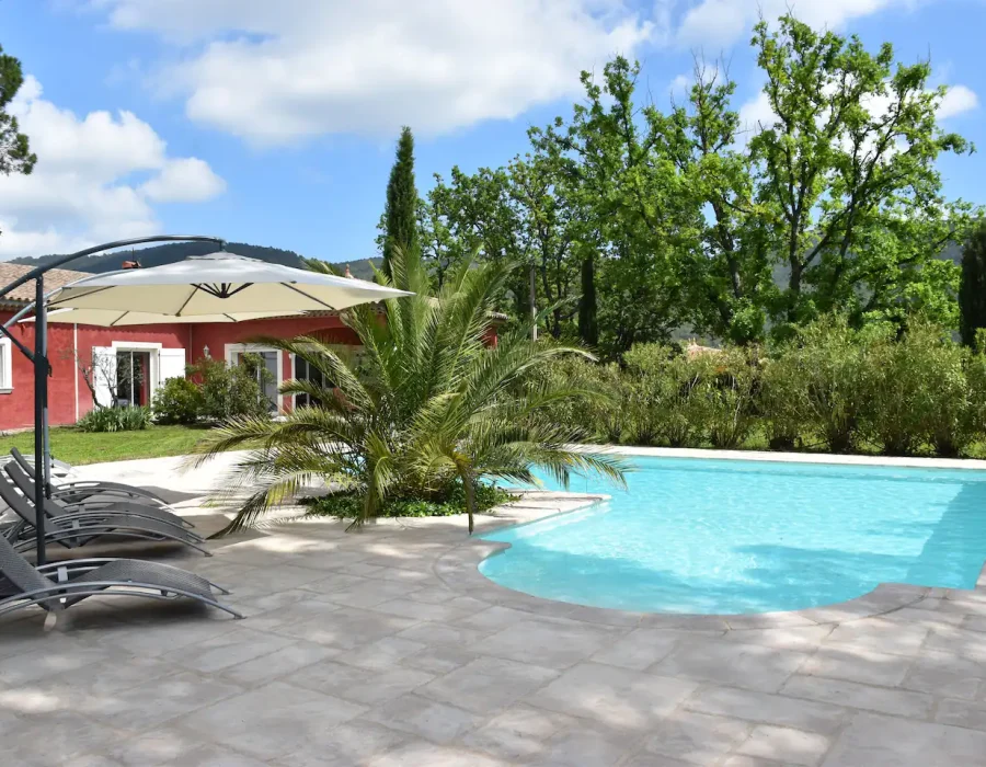 Piscine sans barrière