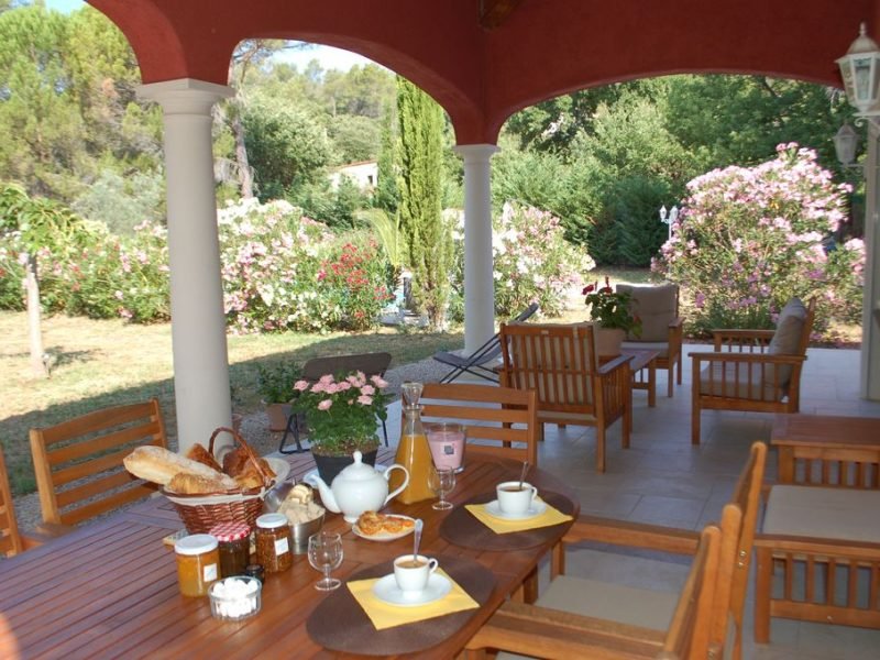 Terrasse pour petit-déjeuner